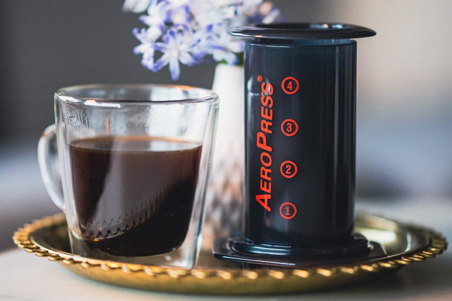 una tazza di caffè AeroPress